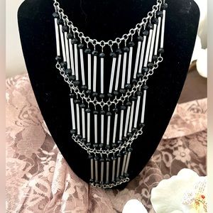 NWOT stunning statement necklace! All offers considered 🤗